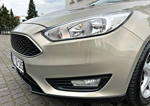 Ford Focus cena 35900 przebieg: 188000, rok produkcji 2016 z Swarzędz małe 667